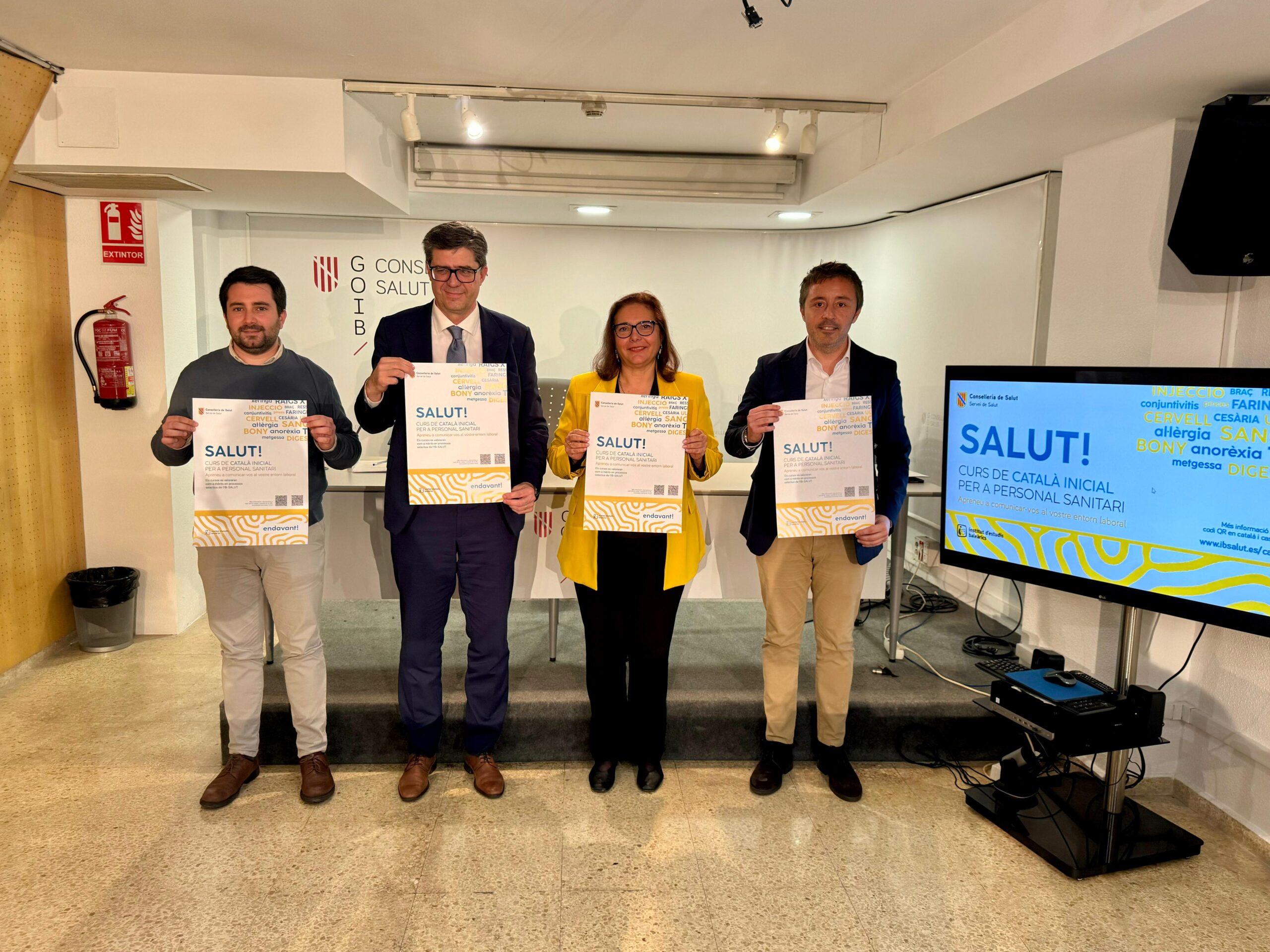 El Servei de Salut, en col·laboració amb l’Institut d’Estudis Baleàrics, organitza cursos de català de nivell bàsic