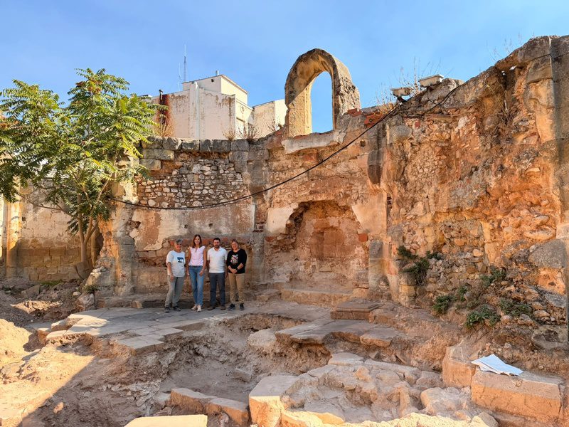 El Govern i el Consell de Mallorca visiten les excavacions que es duen a terme a Sòria per localitzar les restes de Jaume IV